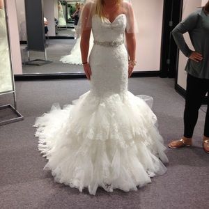 Brand new Maggie sottero adalee wedding dress size 4, belt not included